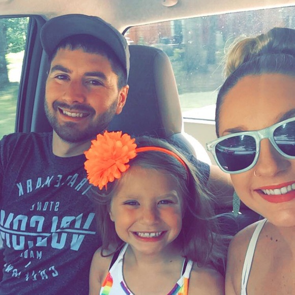 Meet your Posher, Sarah - Picture 2 of 2